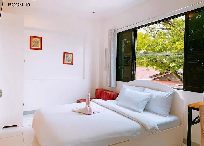 Luna Travellers Bed & Breakfast Oslob