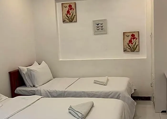 Luna Travellers Bed & Breakfast 2*