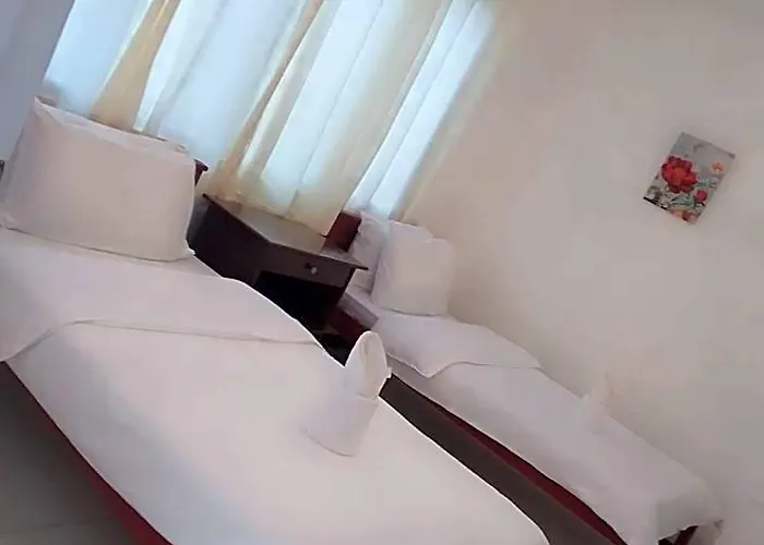 Luna Travellers Bed & Breakfast