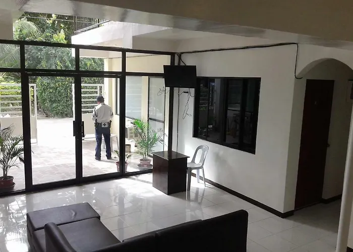 Luna Travellers Bed & Breakfast Oslob
